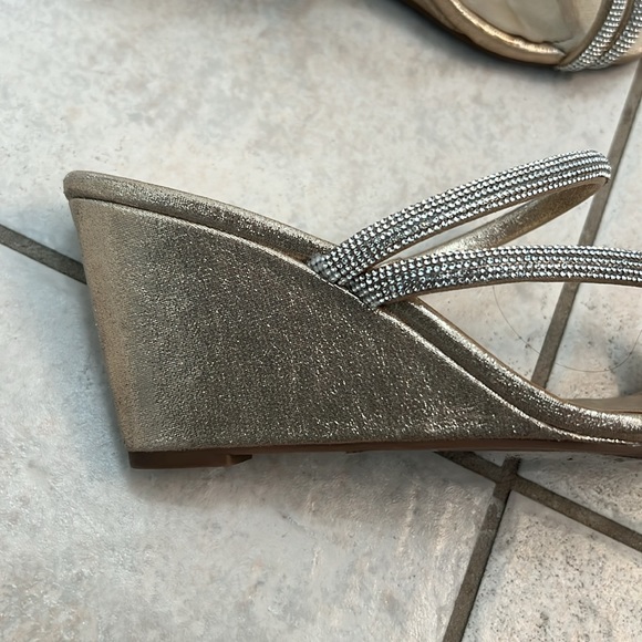 Great for holiday parties! Champagne London Fog sandals. Worn only once. - Picture 2 of 4